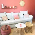 La Petite Pinede Climatise 400m De La Apartman