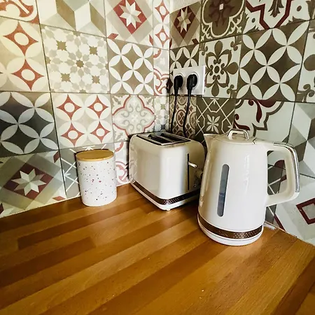 La Petite Pinede Climatise Proche Apartment *